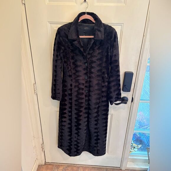 Elegant Black Long “Fur” Coat - Picture 6 of 7
